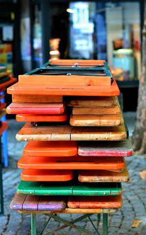 La table pliante, utilisée pour les espaces étroits